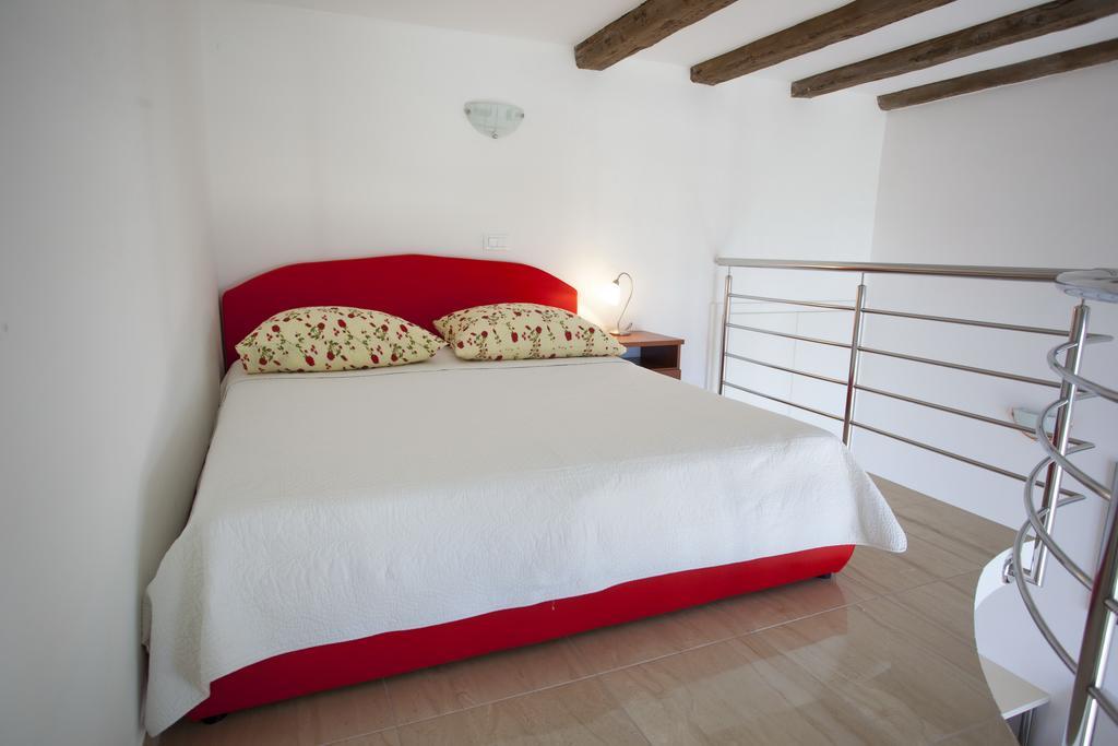 Apartments Sumic Podgora Exterior photo