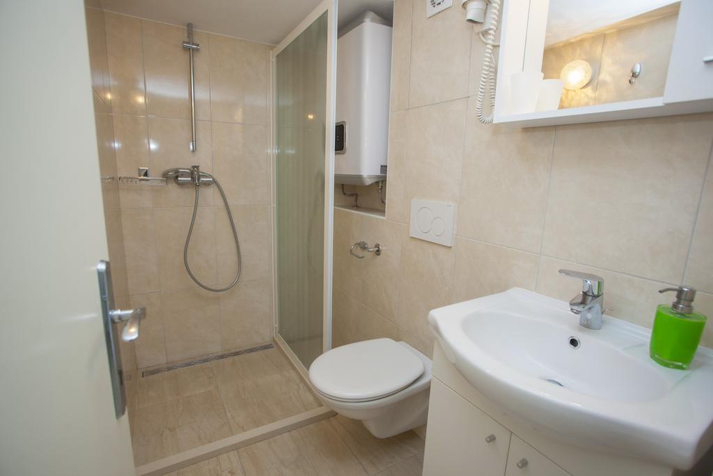 Apartments Sumic Podgora Exterior photo