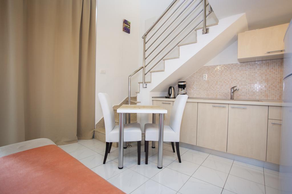 Apartments Sumic Podgora Exterior photo