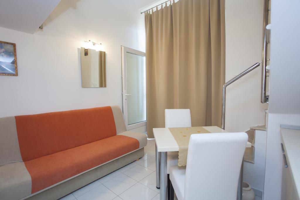 Apartments Sumic Podgora Exterior photo