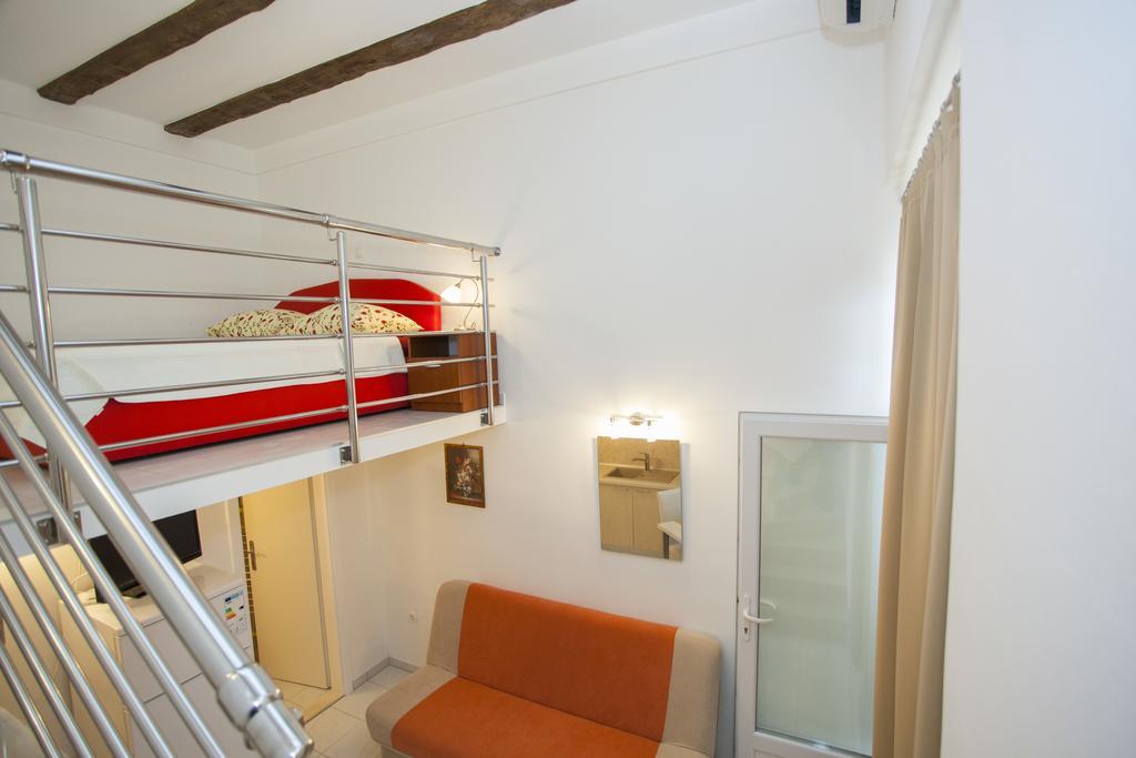Apartments Sumic Podgora Exterior photo