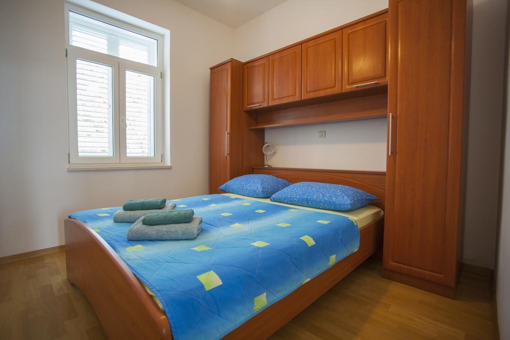 Apartments Sumic Podgora Exterior photo