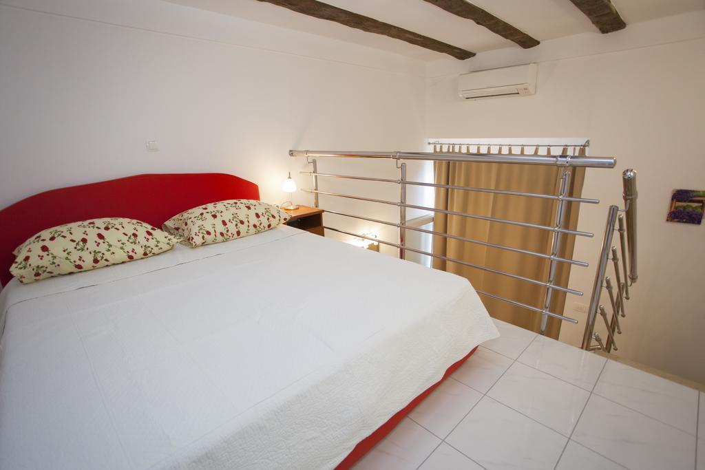Apartments Sumic Podgora Exterior photo