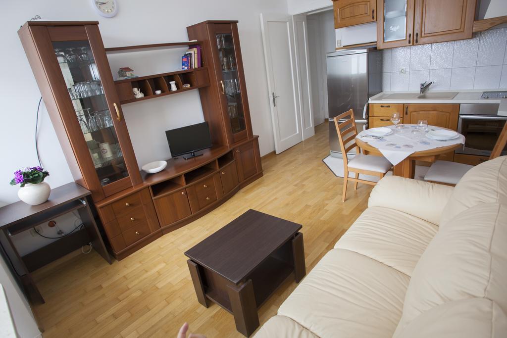 Apartments Sumic Podgora Exterior photo