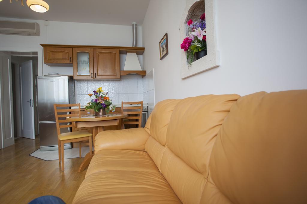 Apartments Sumic Podgora Exterior photo
